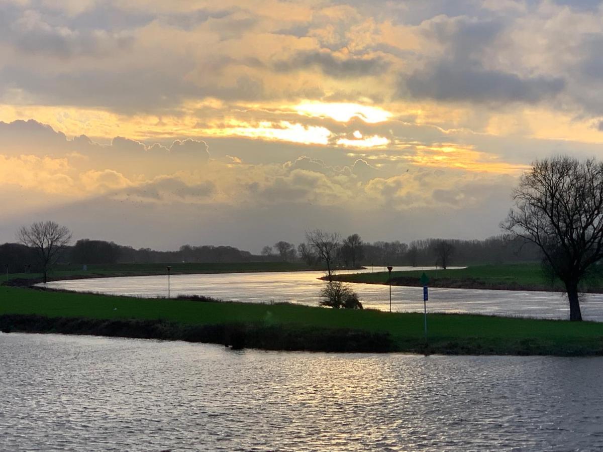 Het Rode Pakhuis Doesburg Buitenkant foto